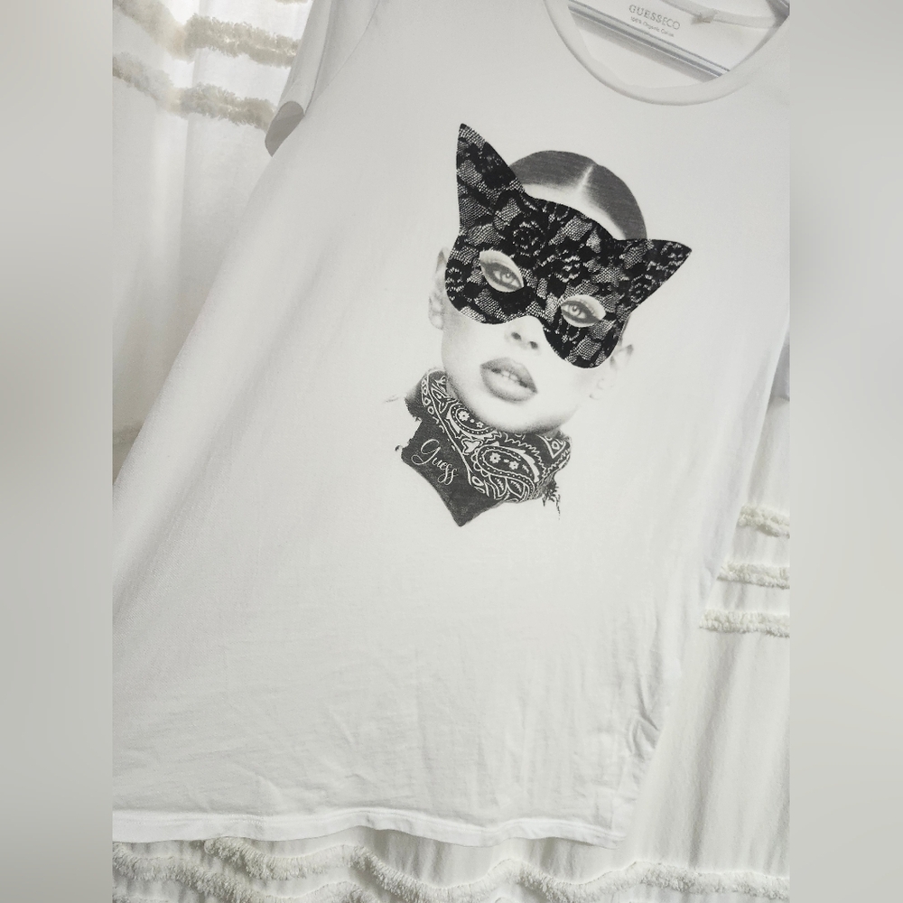 NWOT, Guess Eco,.Black and White Cat Mask Tee. 100% Organic Cotton . Size Medium - Picture 6 of 7